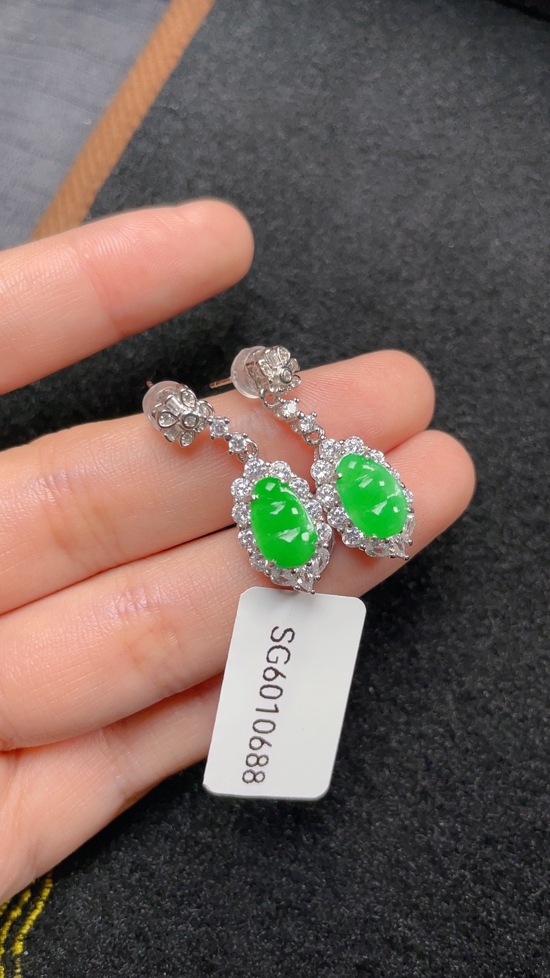 冰阳满色绿缅甸翡翠豆子水润耳饰6010