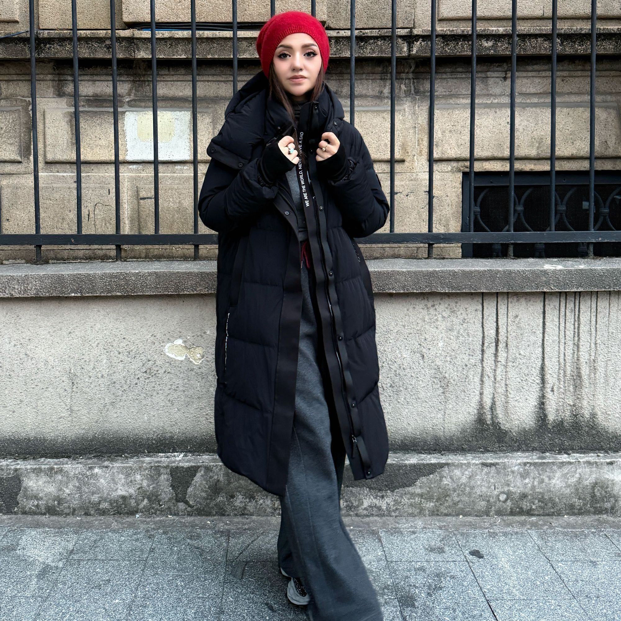 MUBINE 冬季时尚百搭加厚通勤防水保暖连帽长款羽绒服 25263