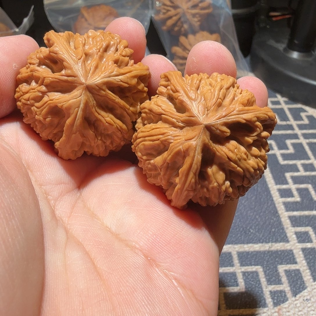 文玩核桃把件御龙三棱