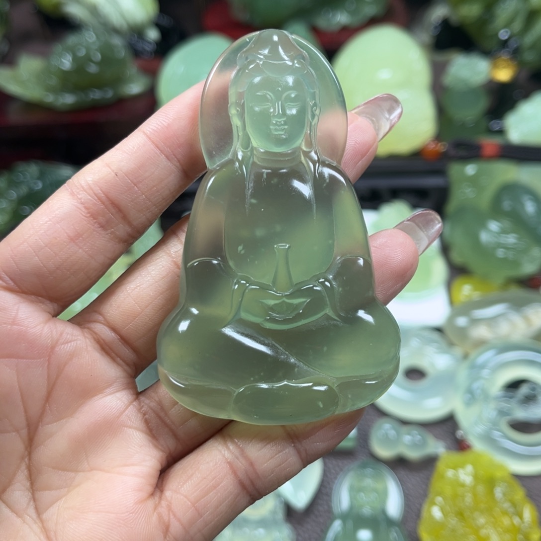 靳***）蛇纹石玉未镶嵌颈饰