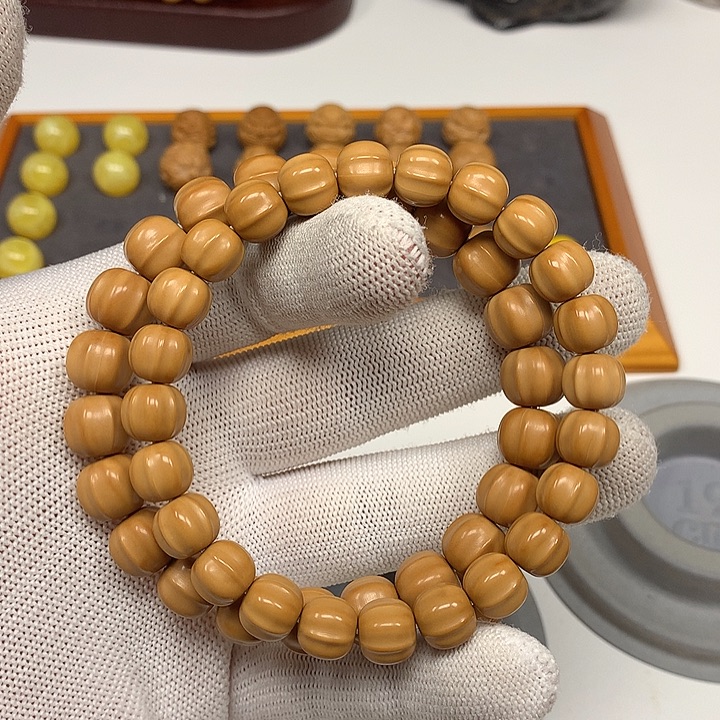 x***猴头核桃吊坠9+小鲨鱼10+小鲨鱼