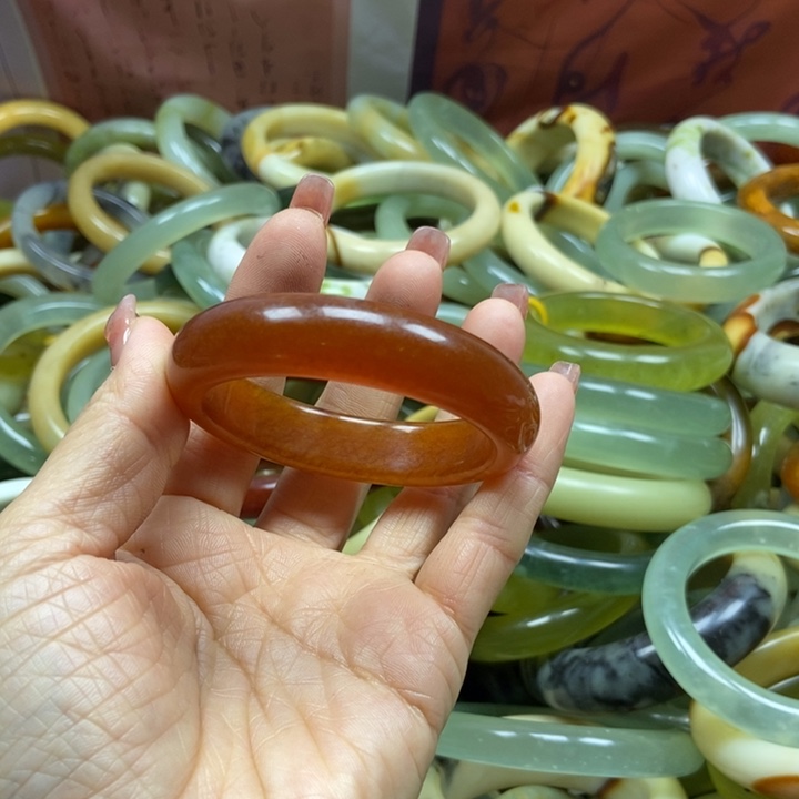 张***语蛇纹石玉未镶嵌手镯