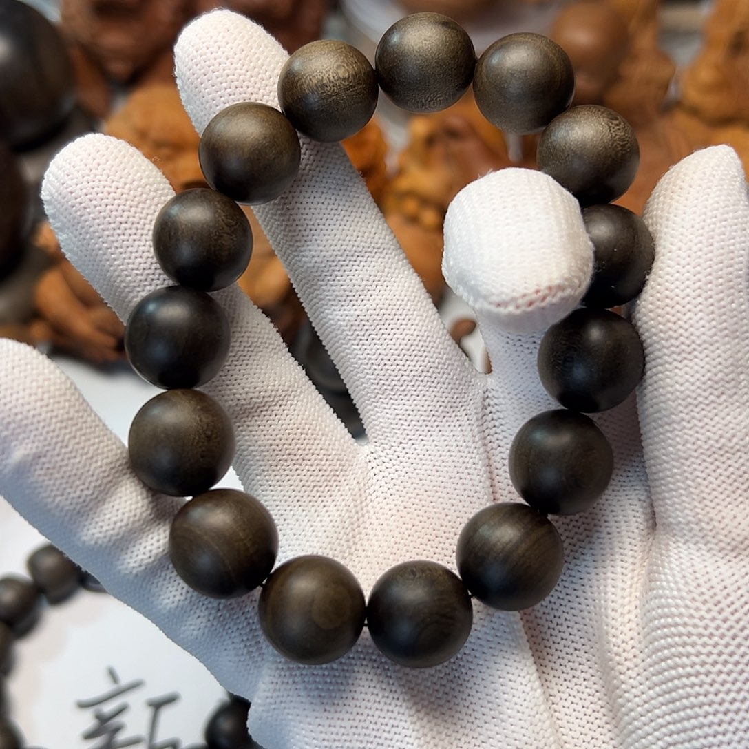 崔***ᐝ檀香木老山檀香阴沉1.5单圈