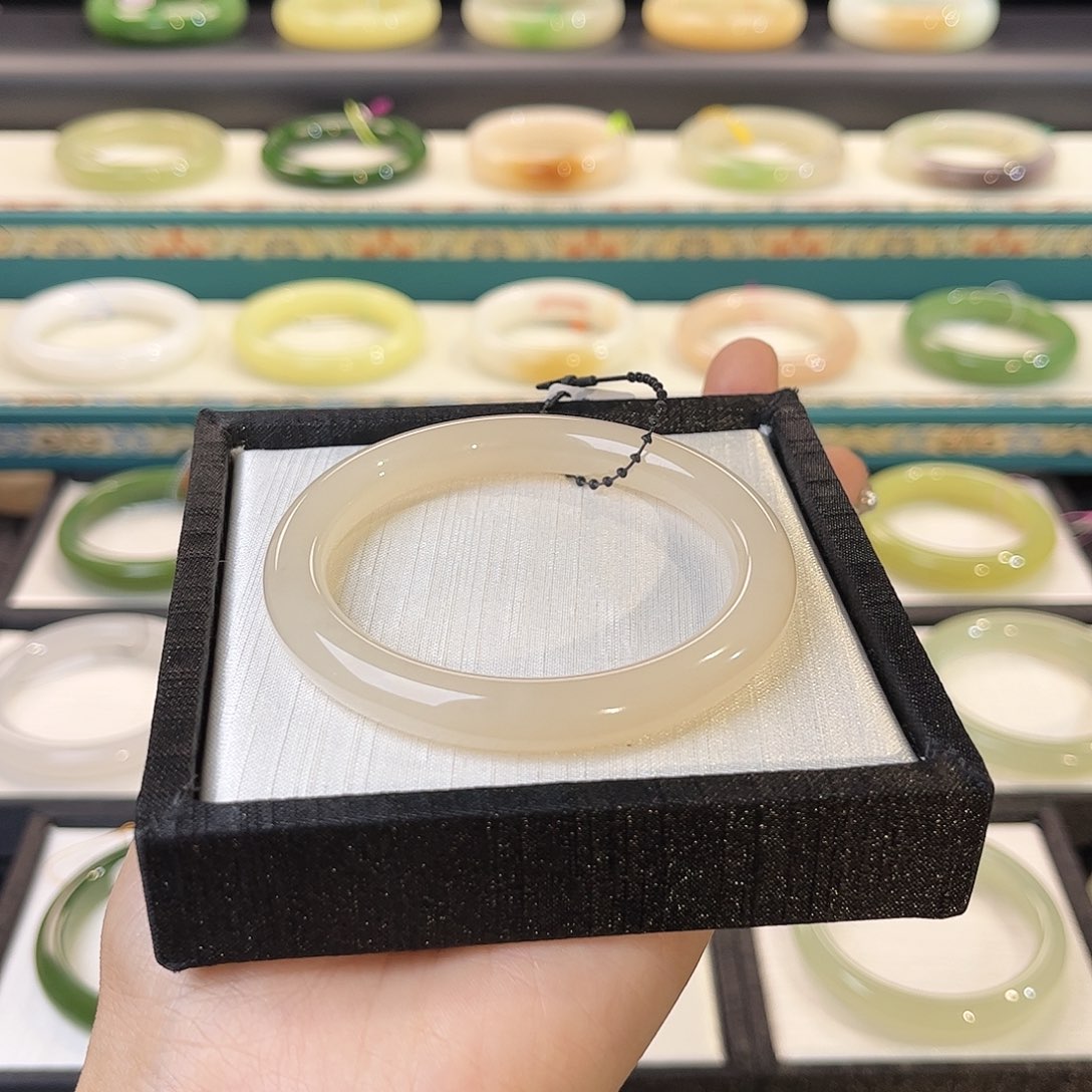 和田玉手镯未镶嵌藕粉 美人条