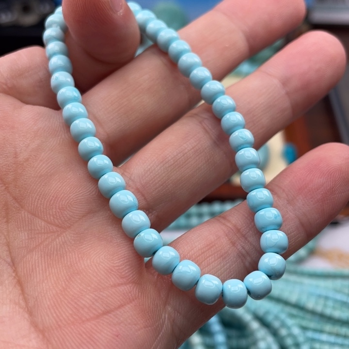 绿松石颈饰未镶嵌