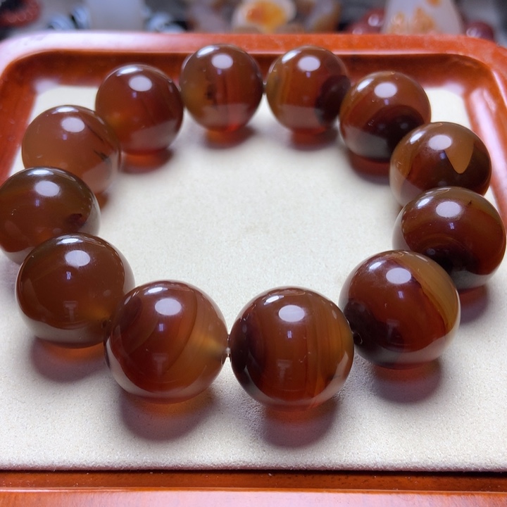 玛瑙/玉髓手串未镶嵌冰底 红俏刺景