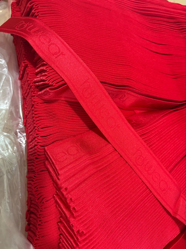 3cm宽红色提花松紧带长度约16米左右