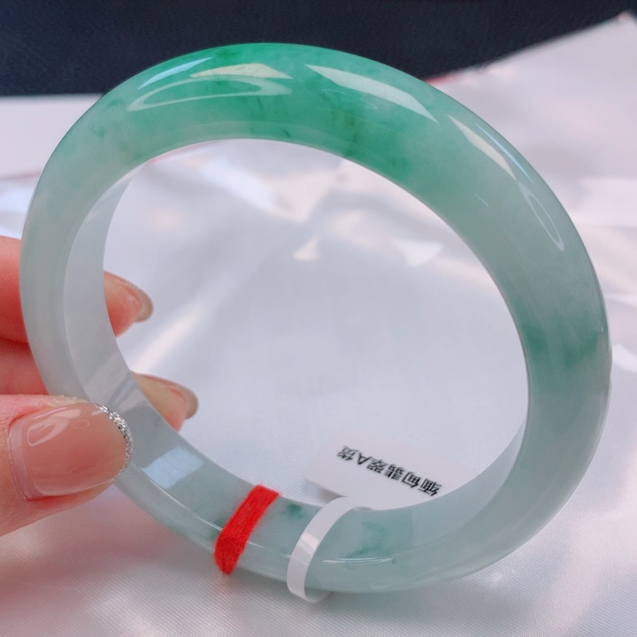 翡翠未镶嵌手镯63圈口