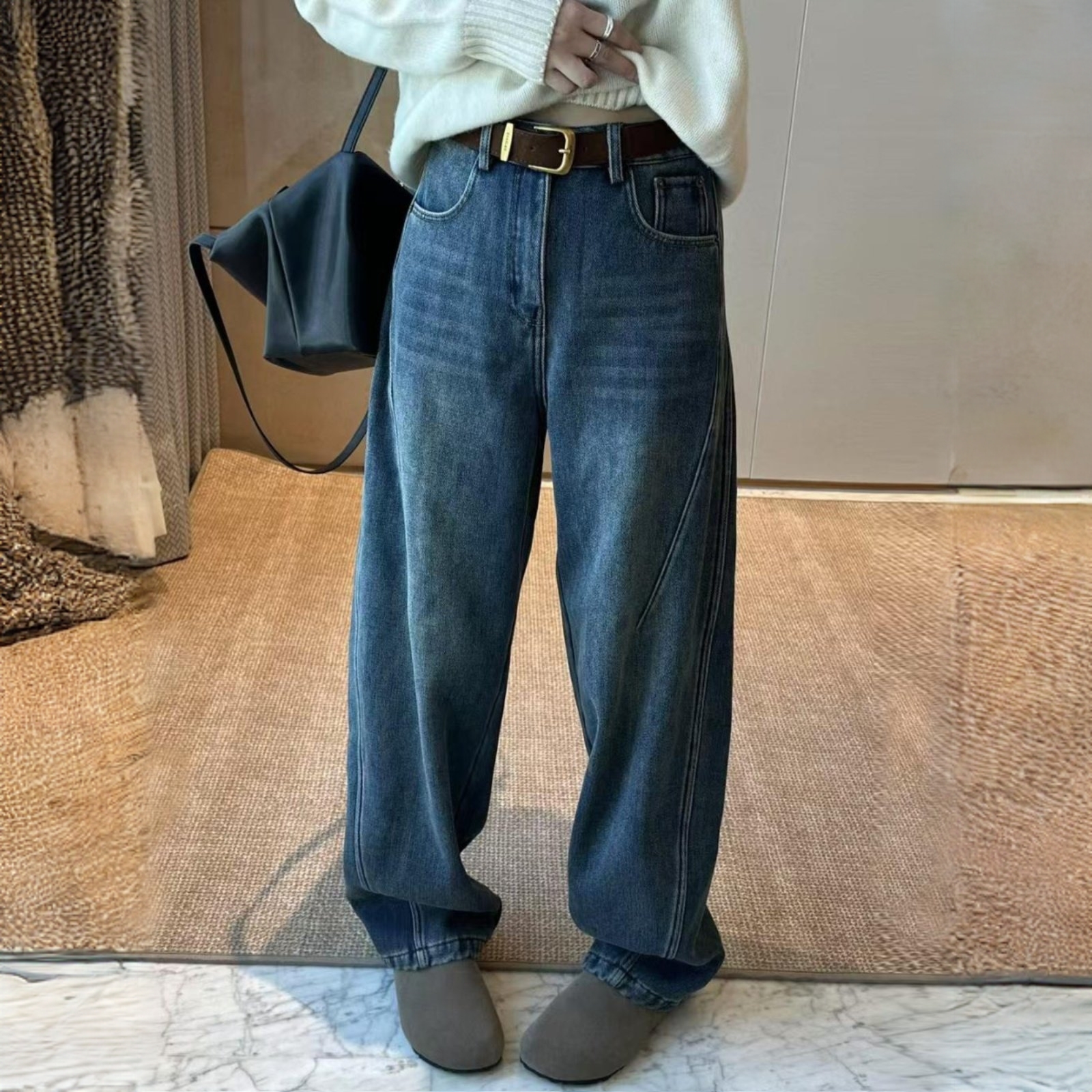 今年流行的爆款裤子加绒加厚休闲牛仔裤女冬季超好看弯刀裤老爹裤