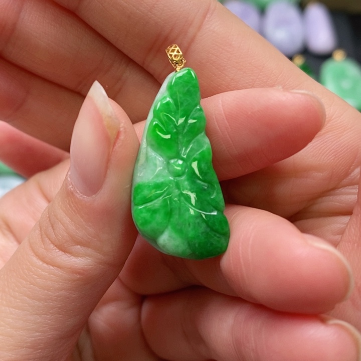 翡翠颈饰未镶嵌吊坠