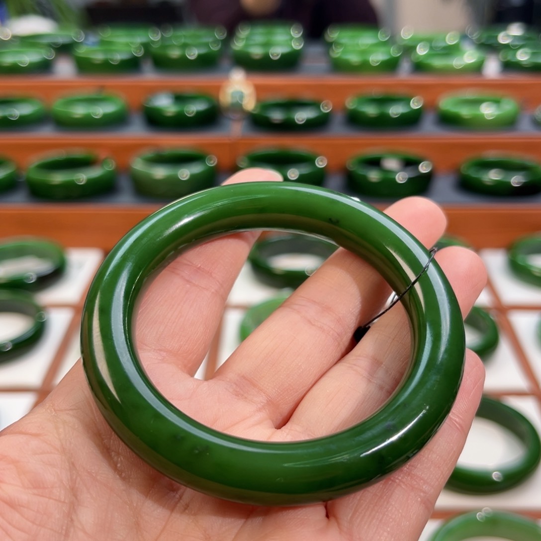 未镶嵌手镯和田玉（碧玉）