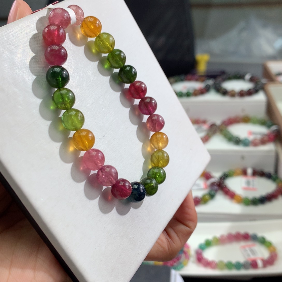 碧玺手链未镶嵌      8mm。    