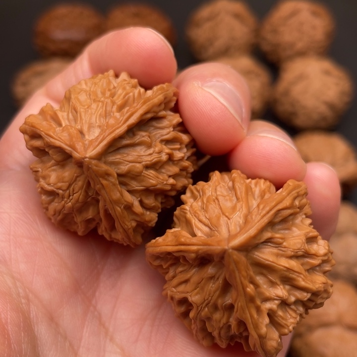 文玩核桃吊坠盘山三棱