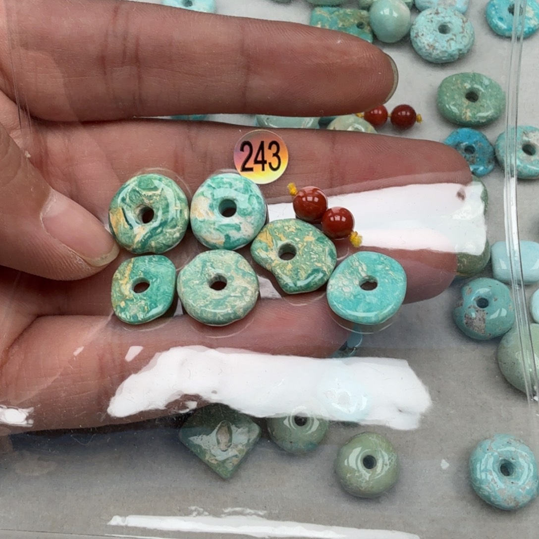 南红玛瑙未镶嵌珠宝奇石