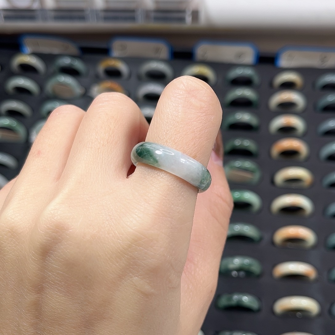 未镶嵌戒指翡翠翡翠