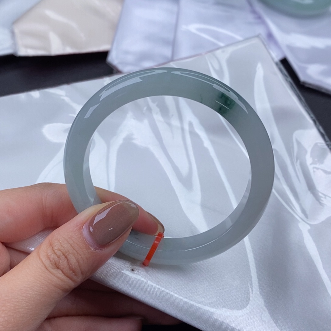 翡翠手镯未镶嵌天然翡翠手镯