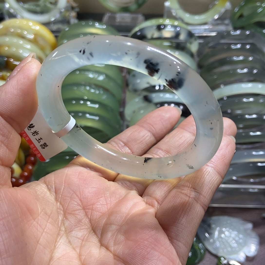 蛇纹石玉手镯未镶嵌58.6