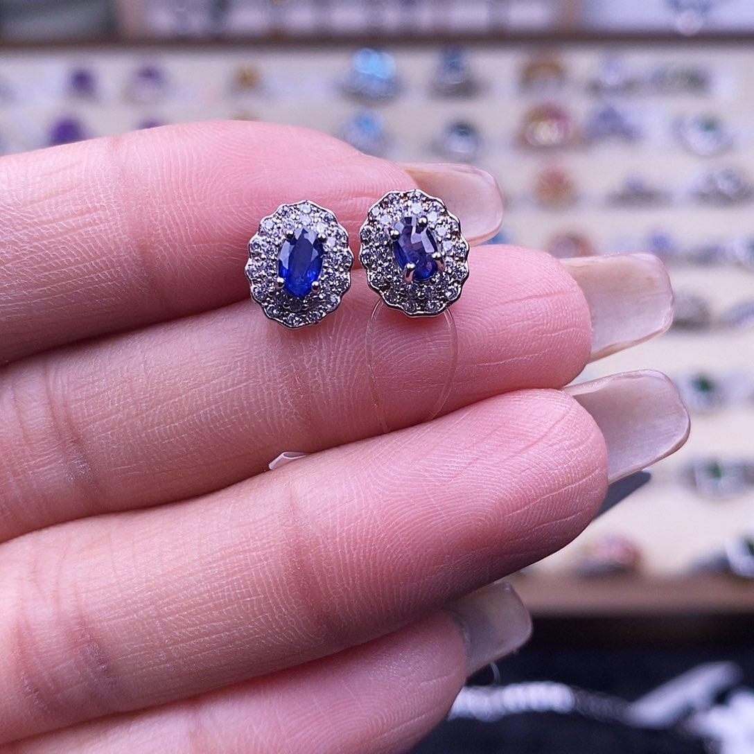 银S925镶嵌耳饰蓝宝石