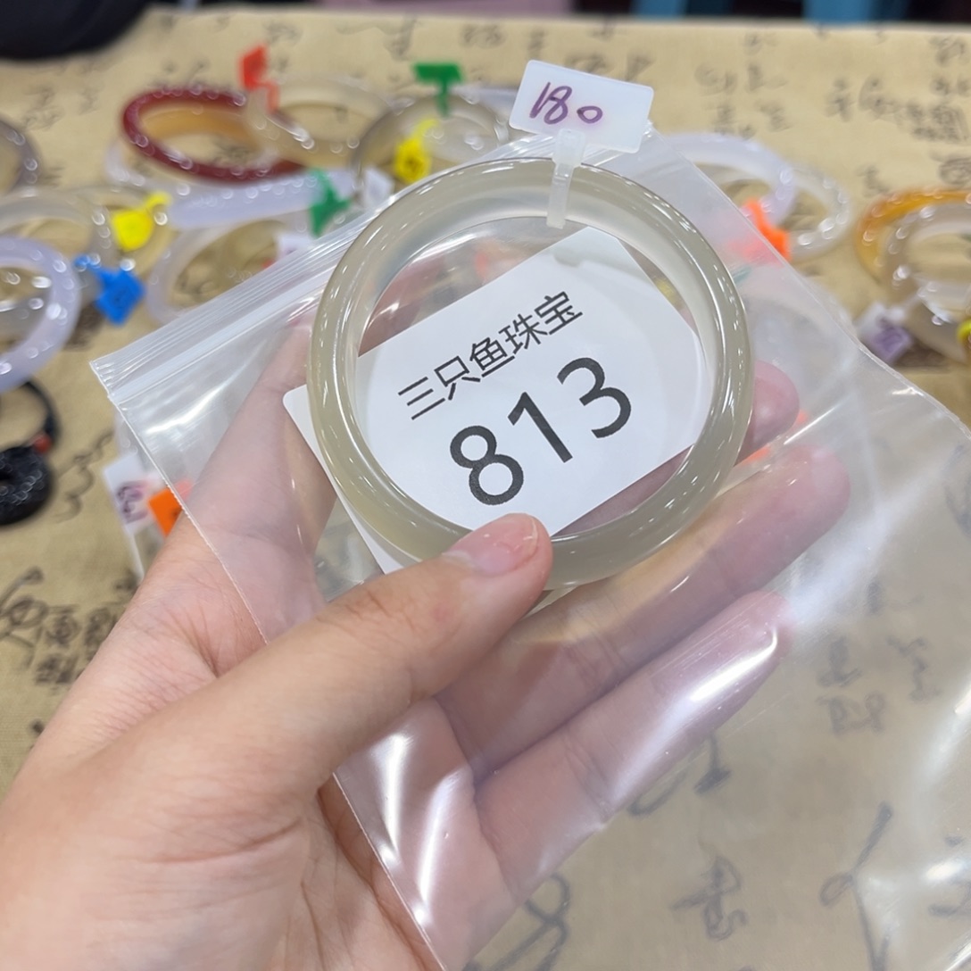 玛瑙/玉髓手镯未镶嵌今****·