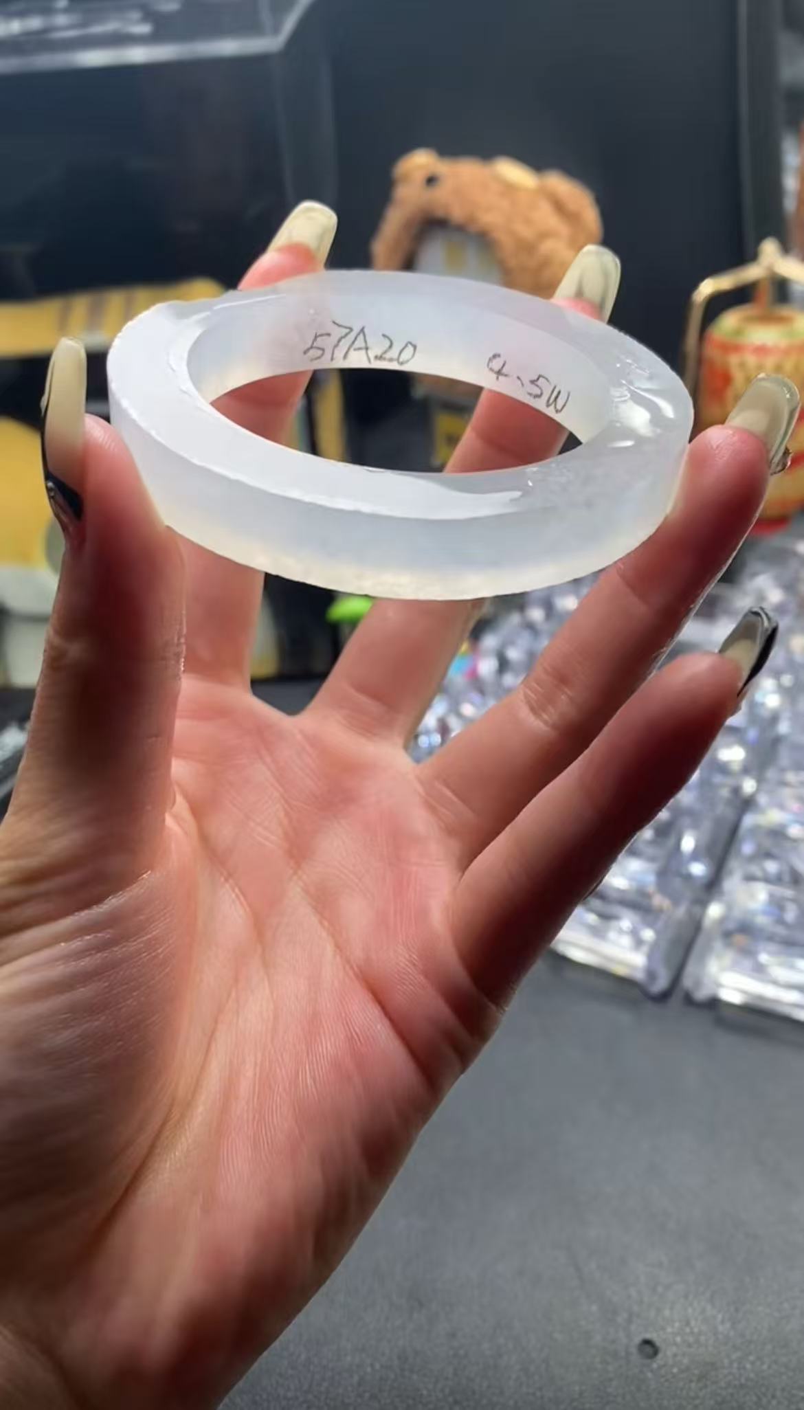 【迪家珠宝】毛胚定制翡翠   冰透灯泡毕业镯 （定制不退不换