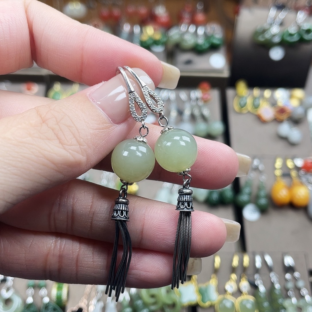 和田玉银S925镶嵌耳饰