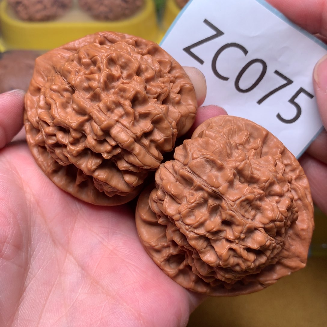 文玩核桃把件麒麟官帽51