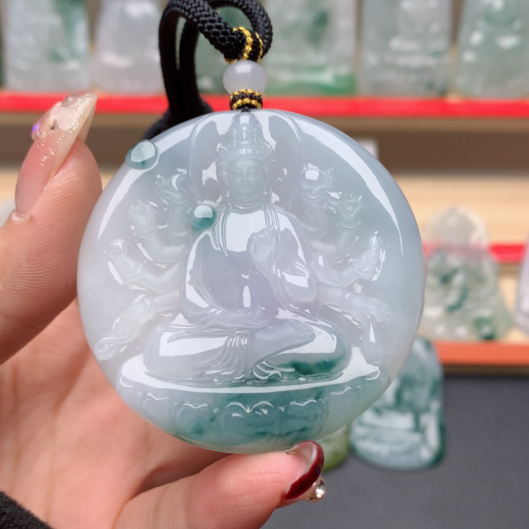 翡翠颈饰未镶嵌千手观音