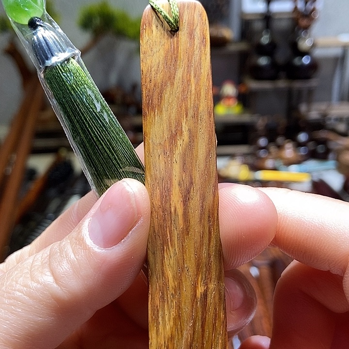 黄花梨书签一片带流苏