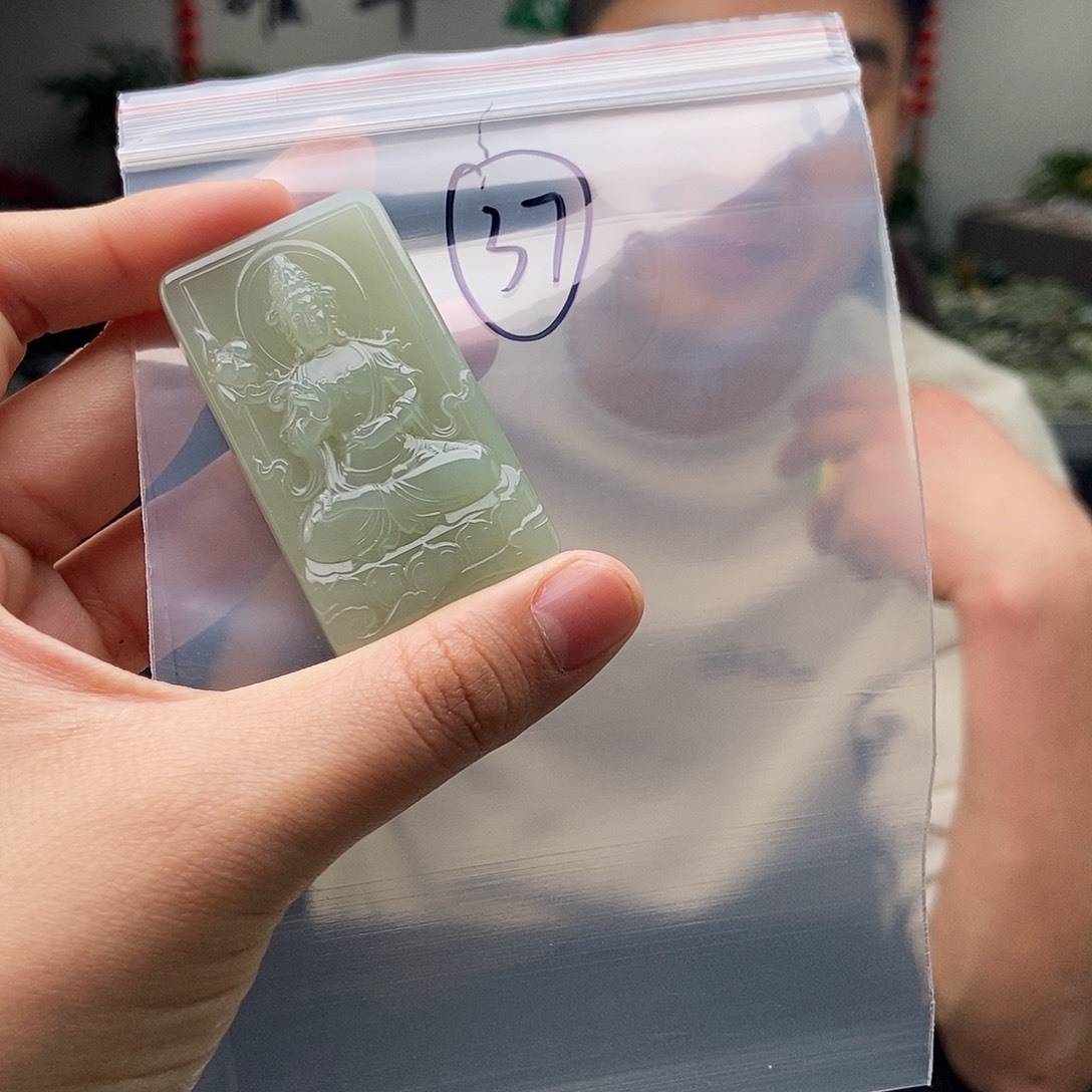 和田玉颜色多样性发拍一发一未镶嵌小**亿