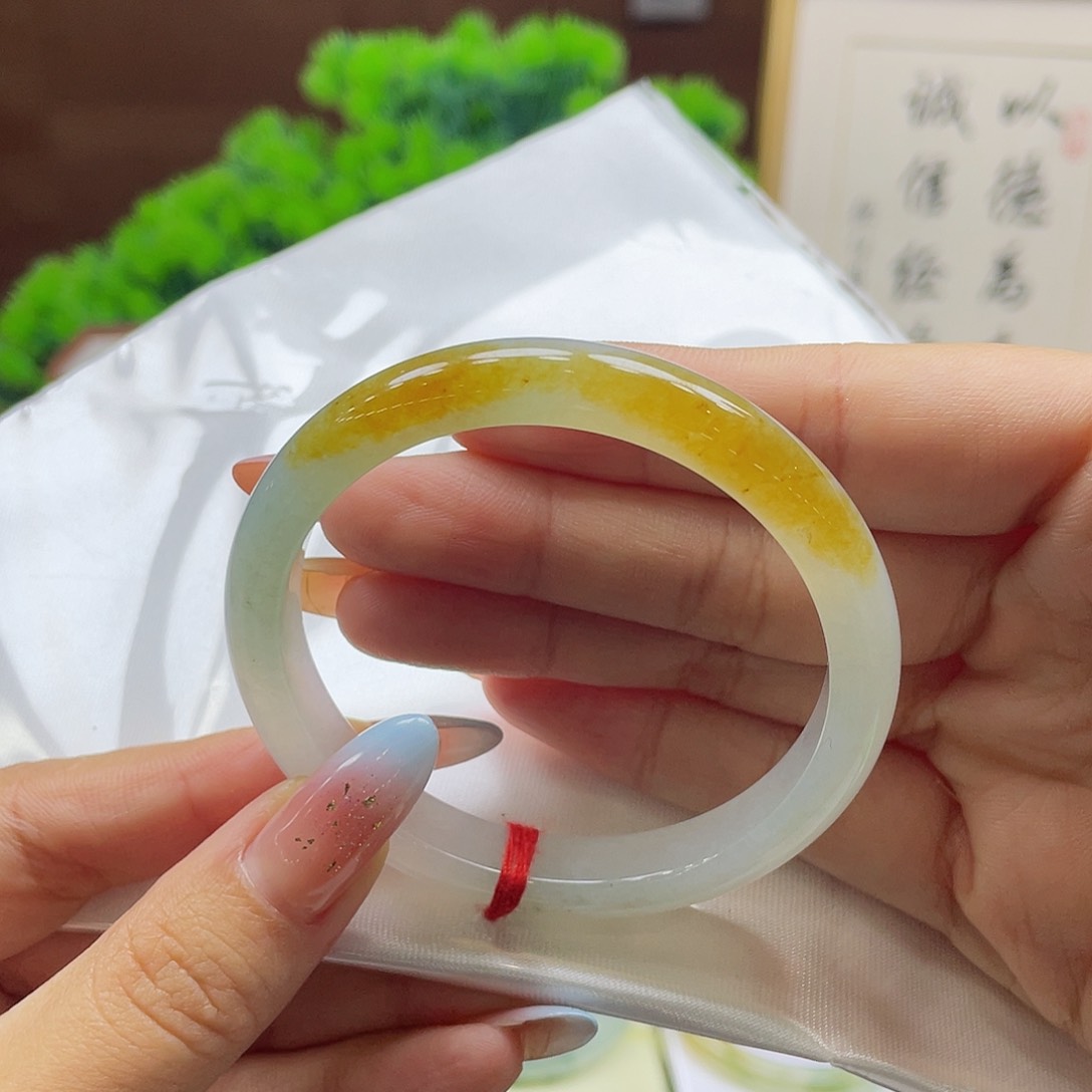 翡翠未镶嵌手镯12 号链接
