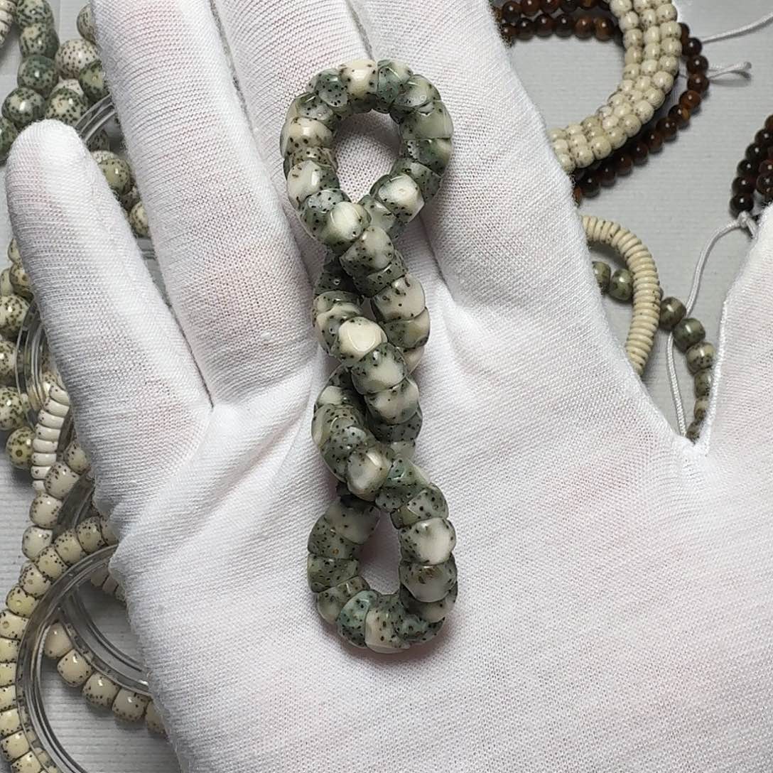 星月菩提手串原生态石玉料绿包白巧克力手肠星月菩提