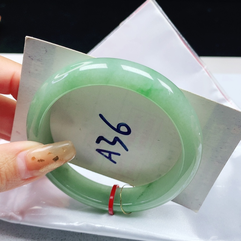 【闪购商品】翡翠手镯未镶嵌 正圈56+