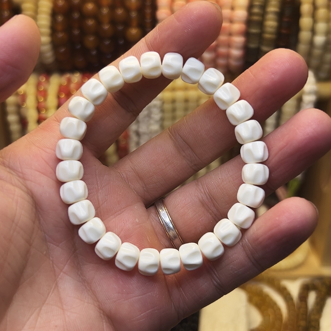 桃核把件0.9鹿角龙脊