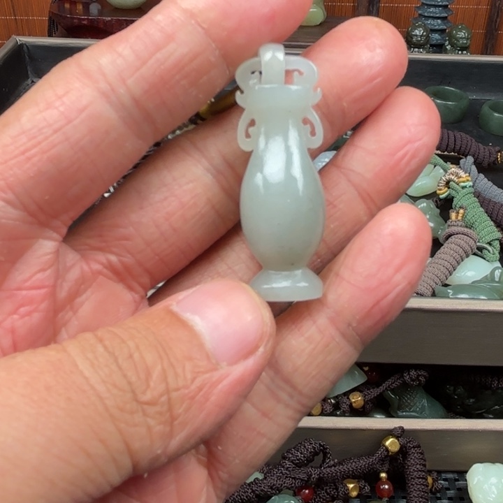 和田玉吊坠未镶嵌