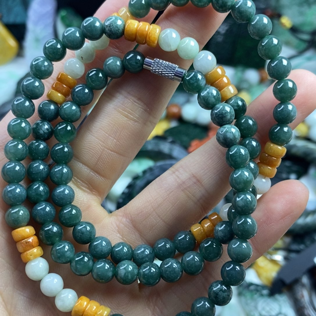 翡翠颈饰未镶嵌吊坠