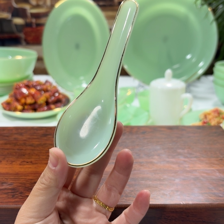 景德镇高端玉瓷套装碗盘单品