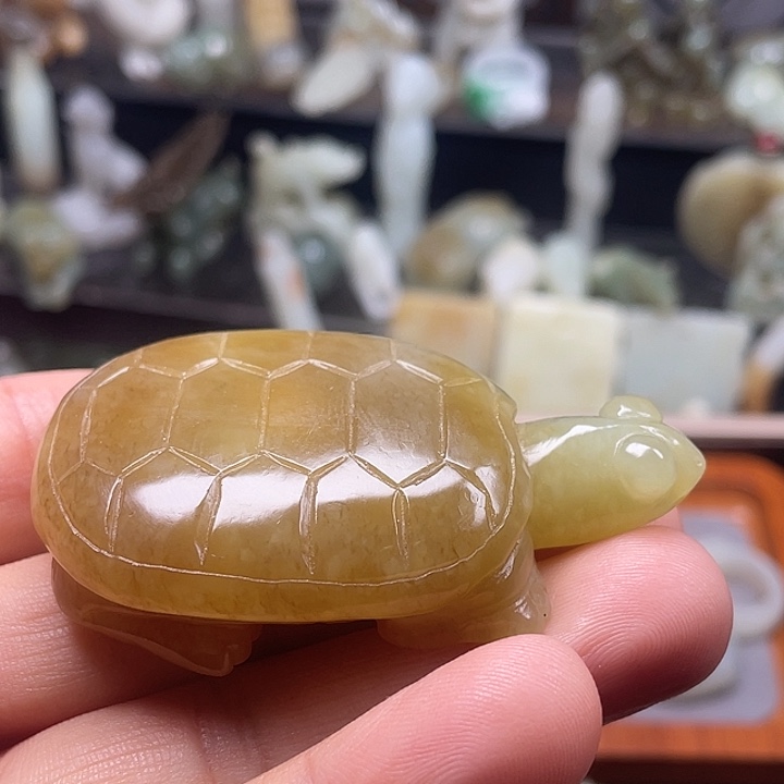 莫***莫和田玉（糖玉）未镶嵌颈饰