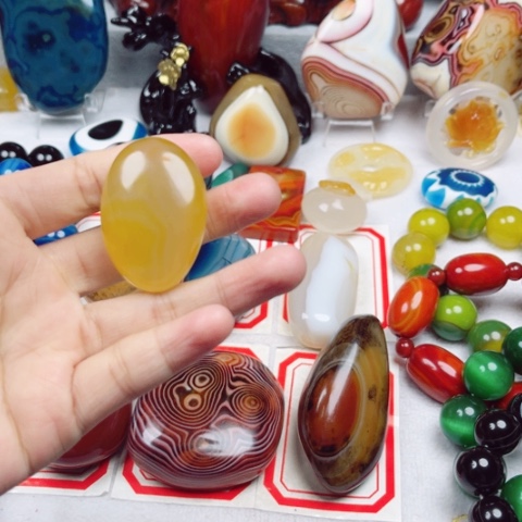 玛瑙/玉髓耳饰未镶嵌