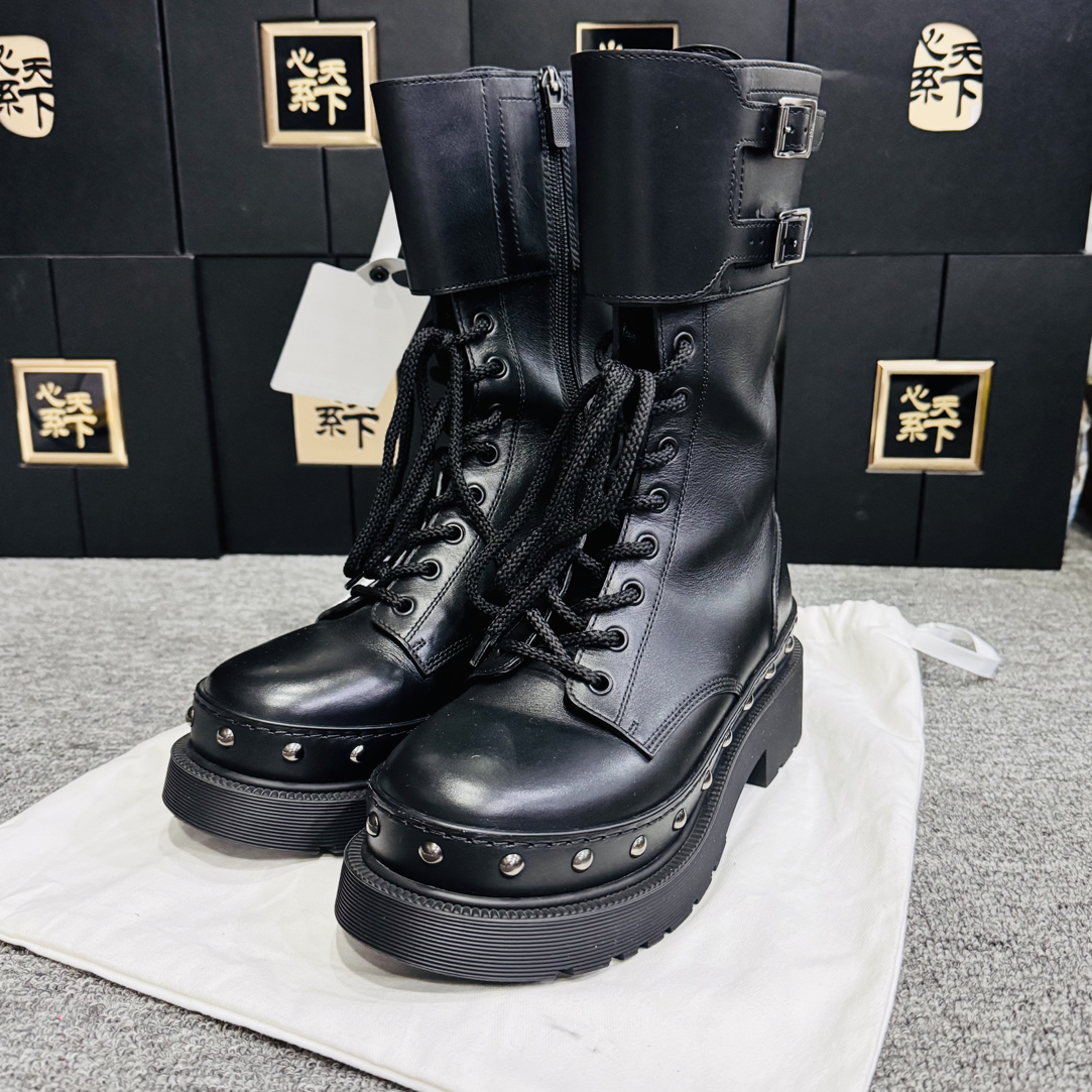 99新 DIOR/迪奥 圆钉马丁靴36.5码ysc4121