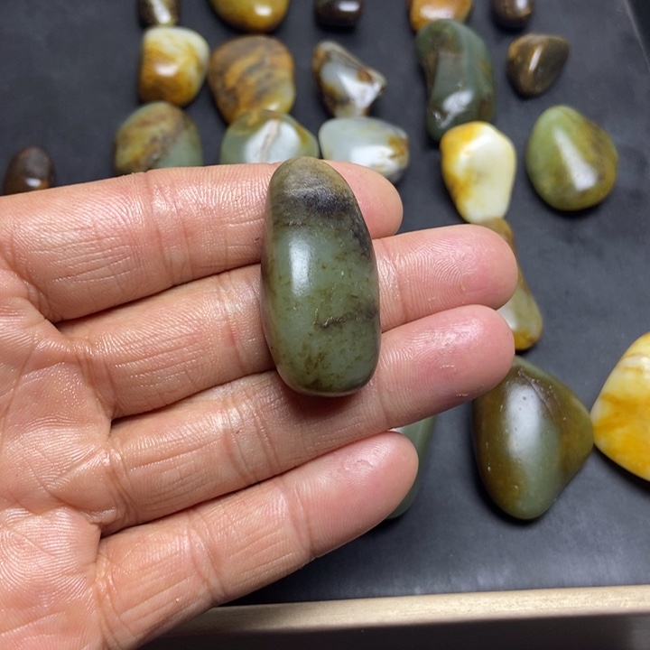 名***剑和田玉（糖玉）未镶嵌珠宝奇石