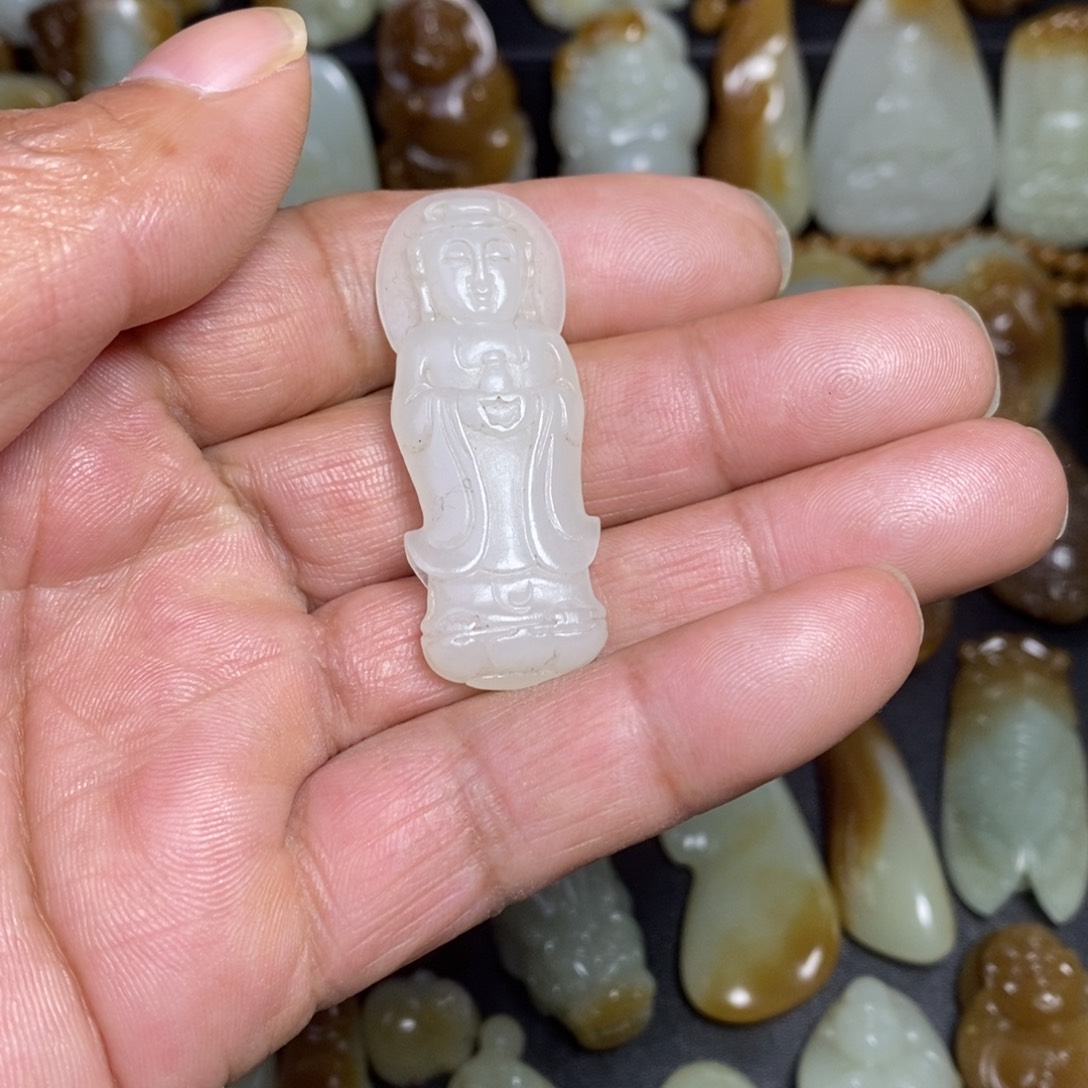 和田玉未镶嵌颈饰