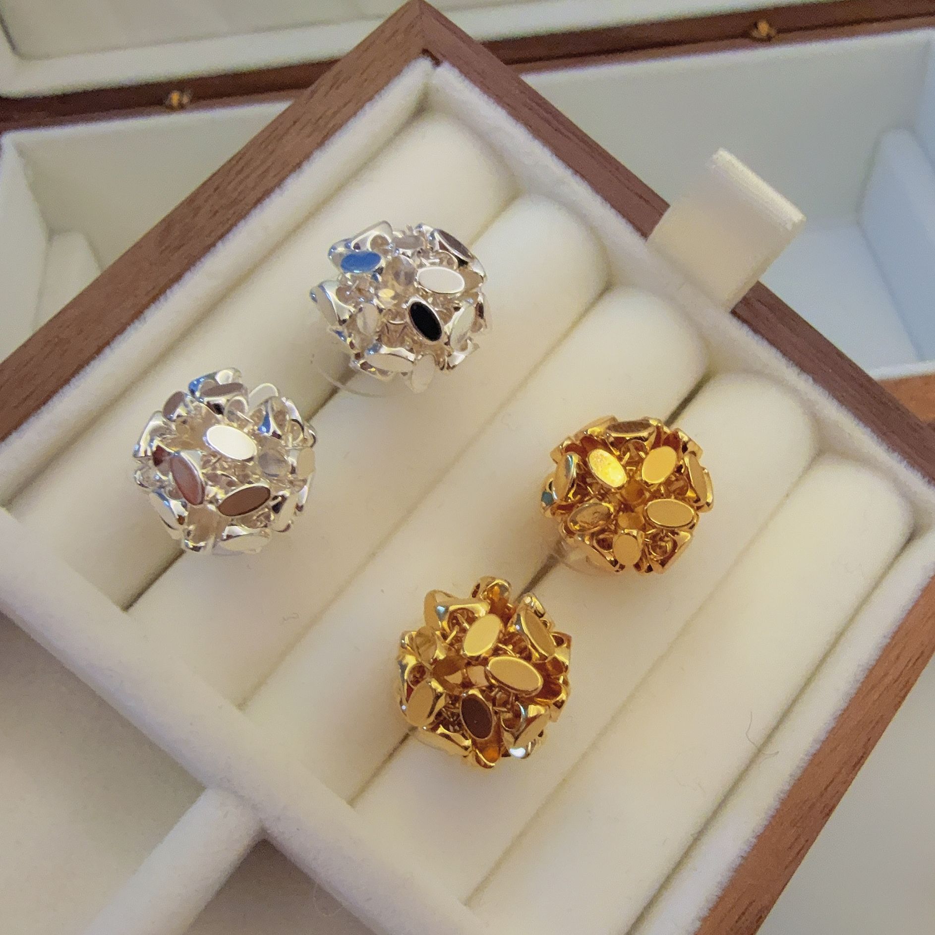 铜合金耳饰 E2195   铜合金 双色花瓣花球 耳钉 耳饰