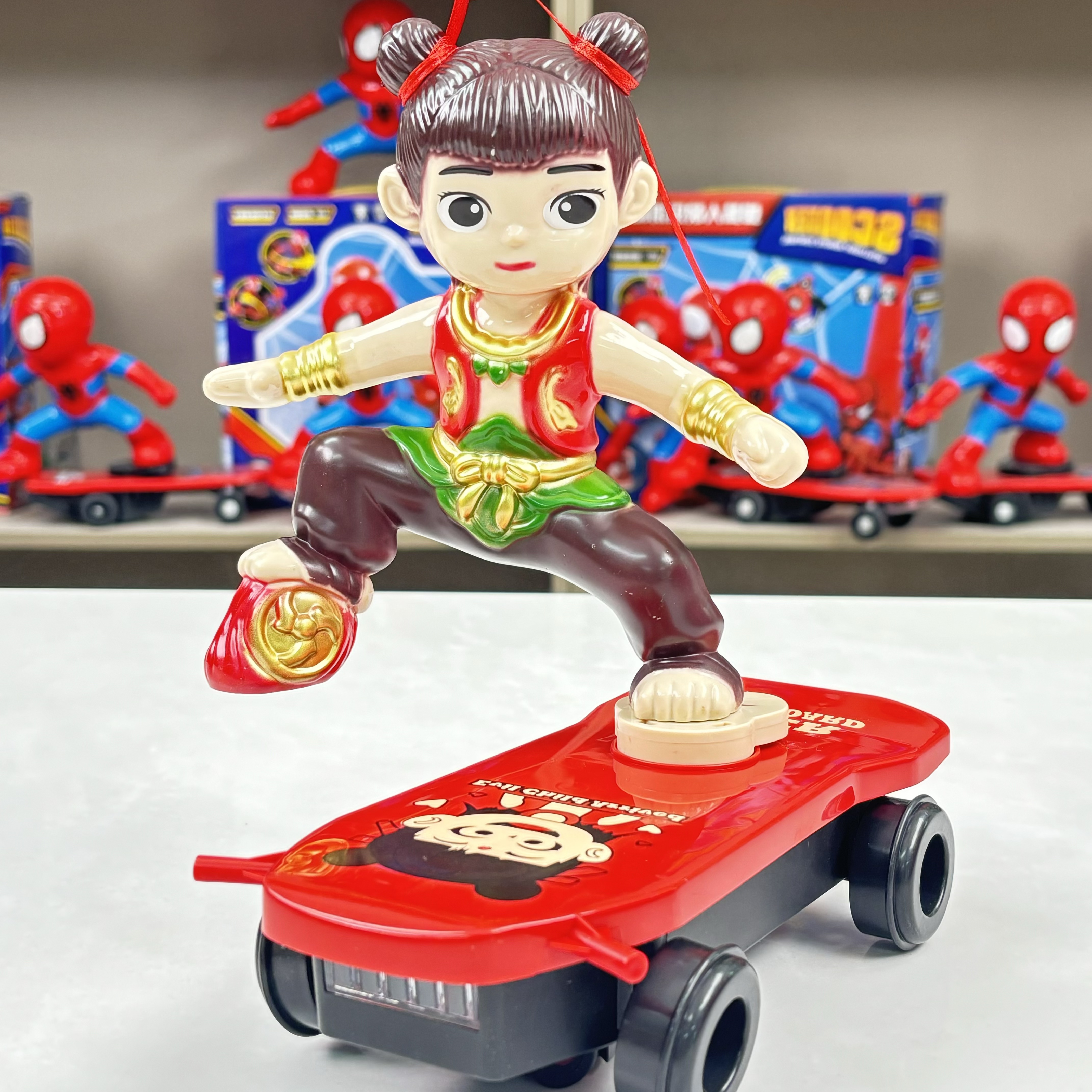 【升级版】哪吒滑板车摔不倒益智玩具自动爬起【自备3颗5号电池】