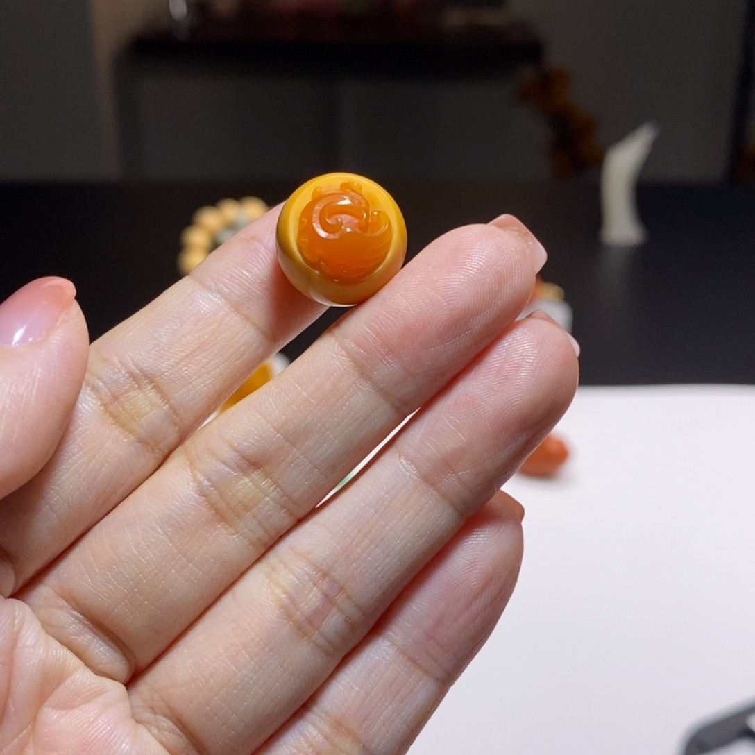 石英质玉（缅黄）未镶嵌颈饰