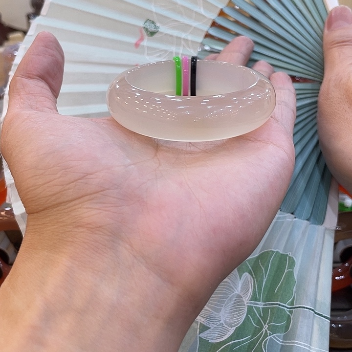 玛瑙/玉髓手镯未镶嵌恬*