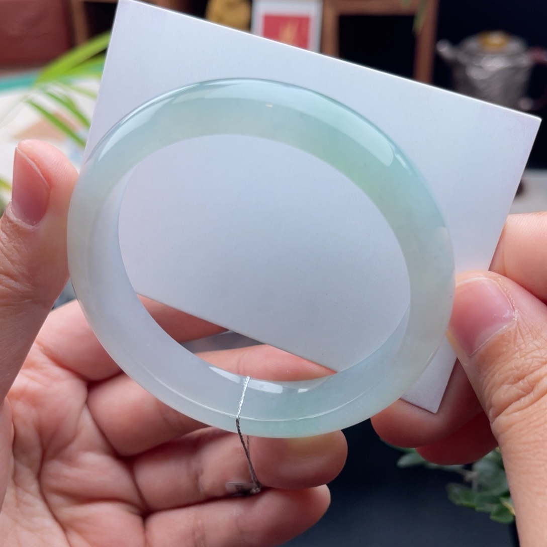 未镶嵌手镯翡翠晴水底