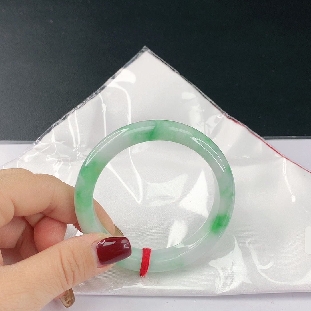 翡翠手镯未镶嵌翡翠041