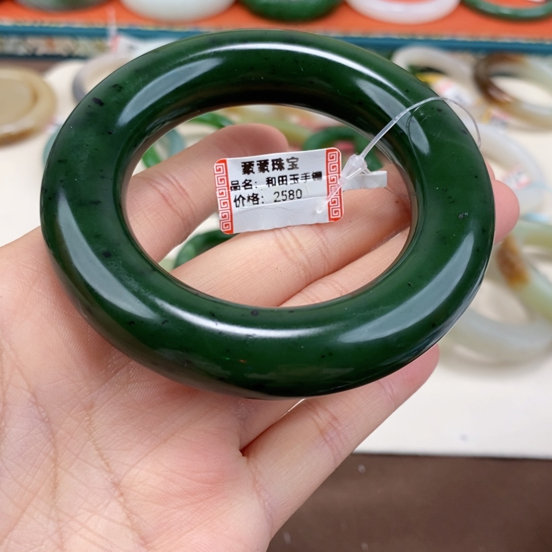 y***4和田玉未镶嵌手镯新疆碧玉手镯55.5#