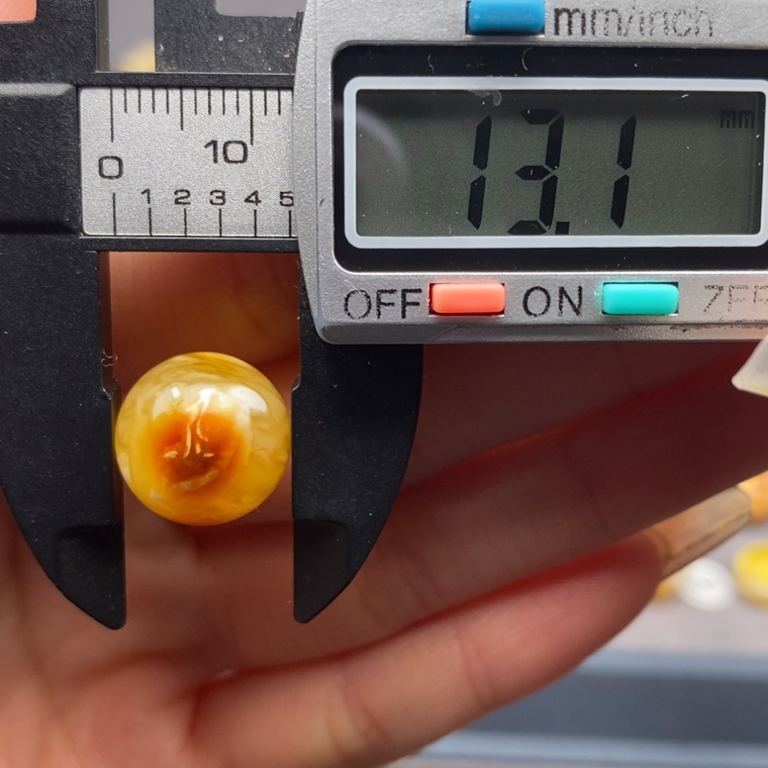 蜜蜡珠宝奇石未镶嵌