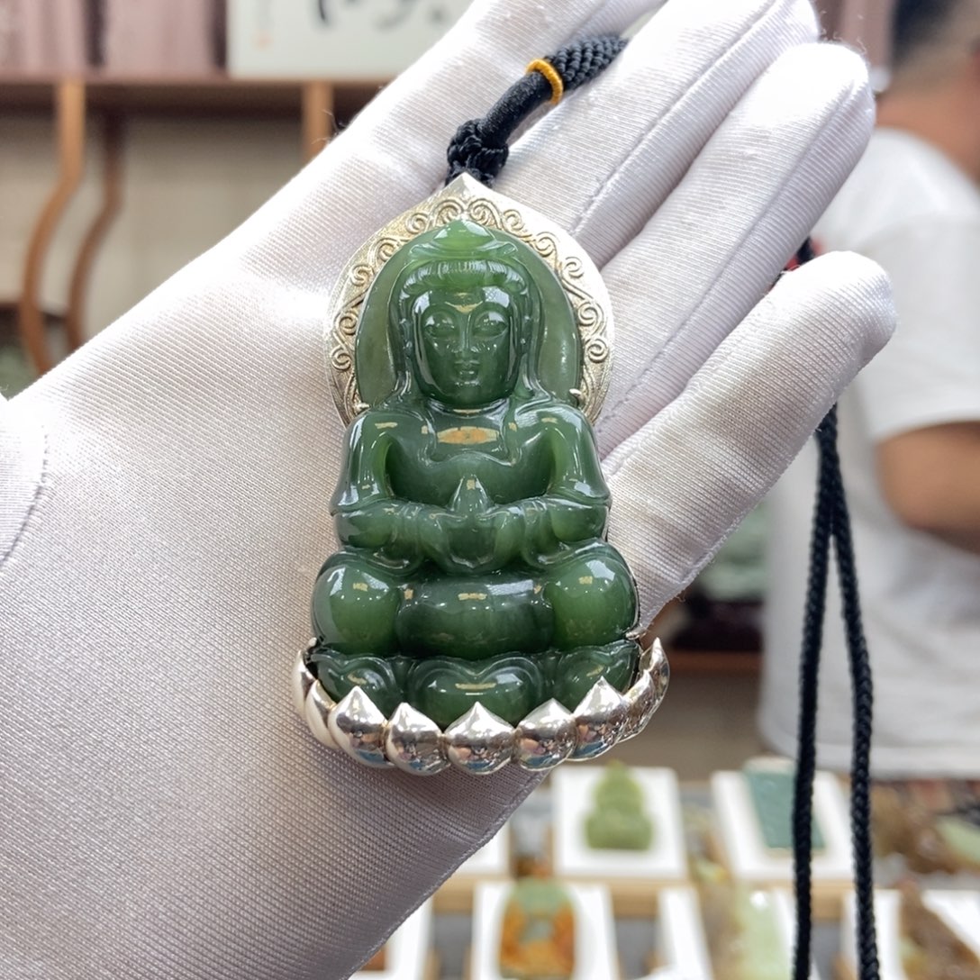 清***月和田玉（碧玉）未镶嵌颈饰